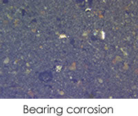 潤滑脂中過多的水會降低其厚度并導致水沖刷，導致基礎油氧化并導致軸承腐蝕