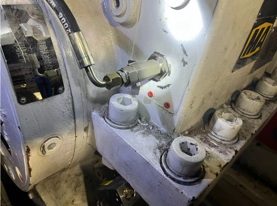 轉載機在線油液監測系統回油口