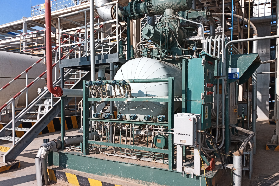 油液在線監測系統在石油化工裝置智能運維中的關鍵應用與實踐