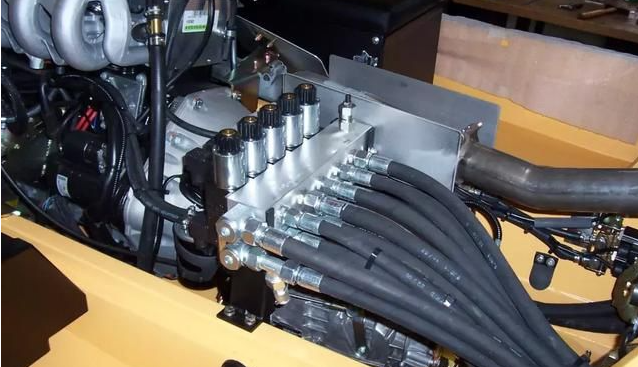 液壓油液在線監(jiān)測(cè)專(zhuān)家告訴你液壓泵是如何工作的